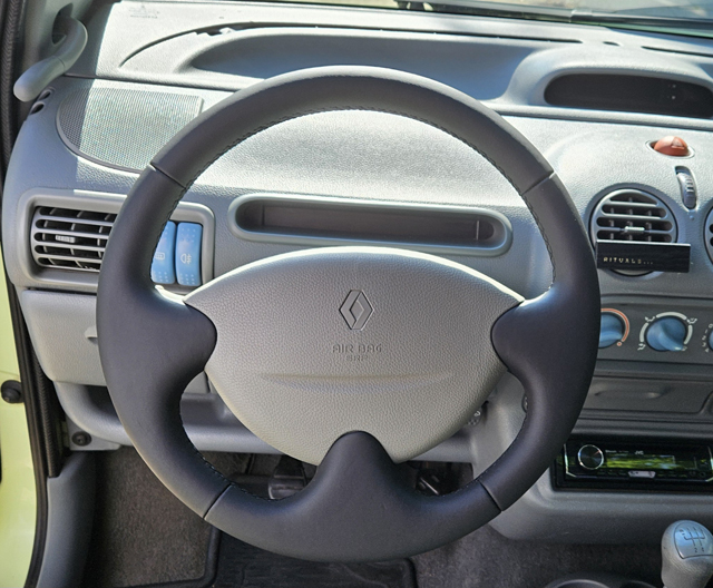 [Bild: twingo_xs_lenkrad_010824_04.jpg]